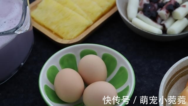 给孩子准备早餐，我20分钟就端出来8样，婆婆摇头孩子欢喜