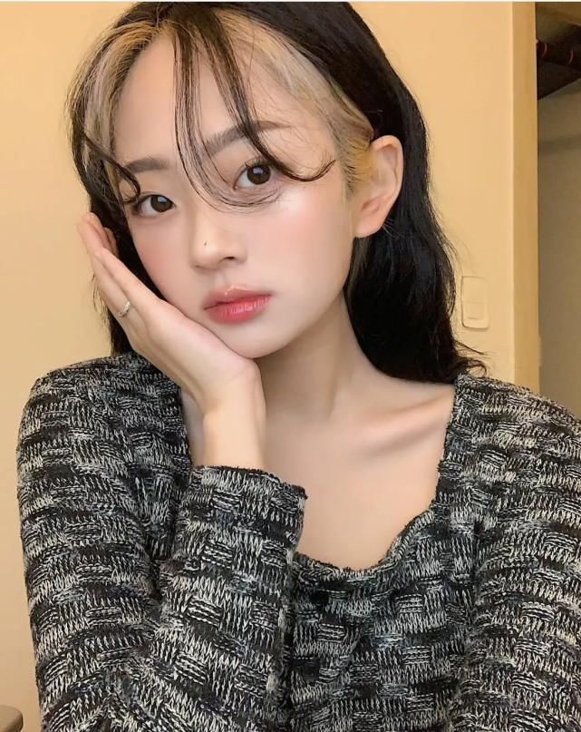 满头|今春流行什么发型?满头烫挂耳染公主切都上榜,喜欢就挑一款吧