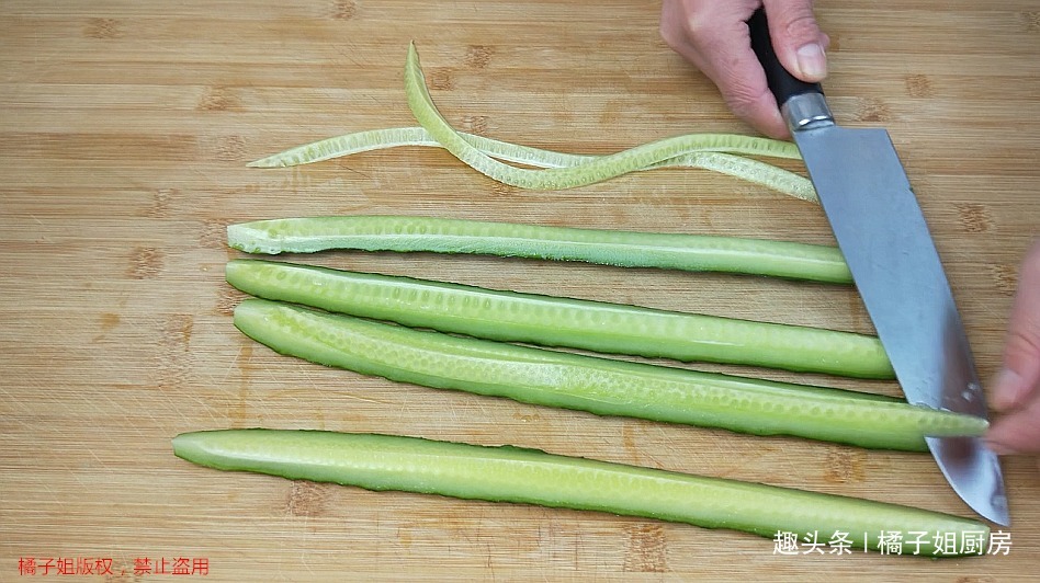 黄瓜不要凉拌了,教你一个最好吃的做法,一次秘制5斤,上桌扫光