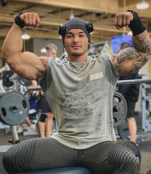 次数|举铁不知道怎么安排组次？照着这个法则做一定没错！