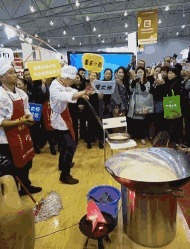 |搞笑GIF趣图:不要问我为什么,以后找女朋友一定要看素颜