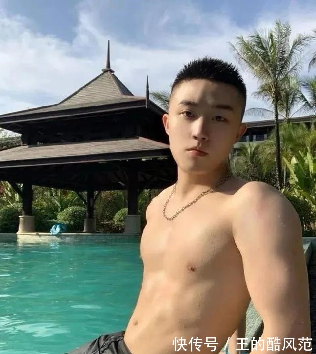 肌肉|寸头肌肉博主靠胸肌出圈,网友们看后都不淡定了!