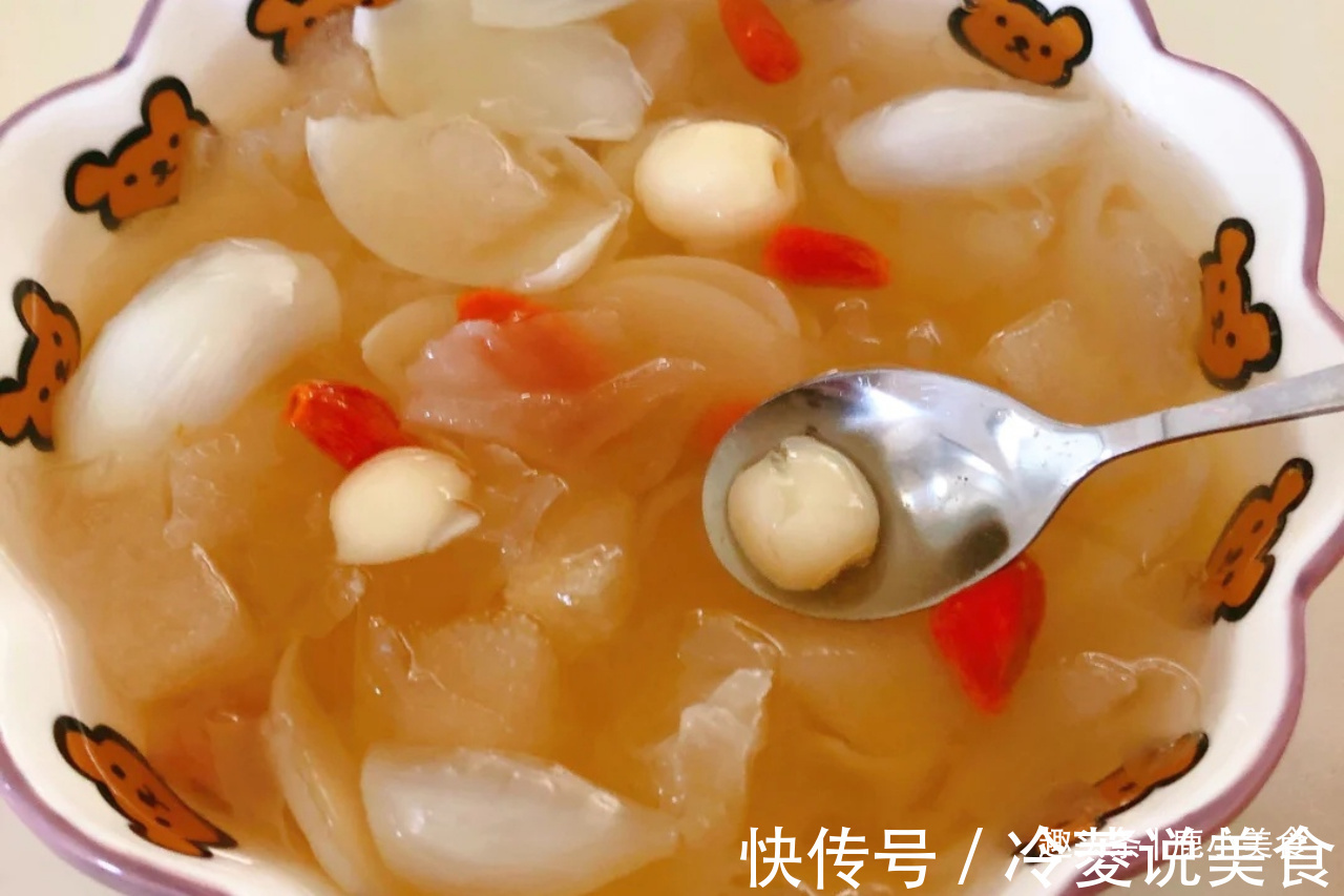 西芹|秋季干燥,建议多吃“白色食物”,润肺降燥营养高,味道特鲜甜!
