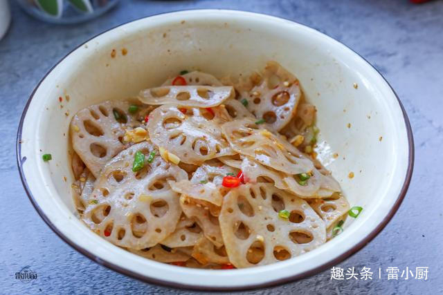 特别|莲藕焯水就发黑,教你1个小技巧,莲藕又白净又爽脆,特别好吃