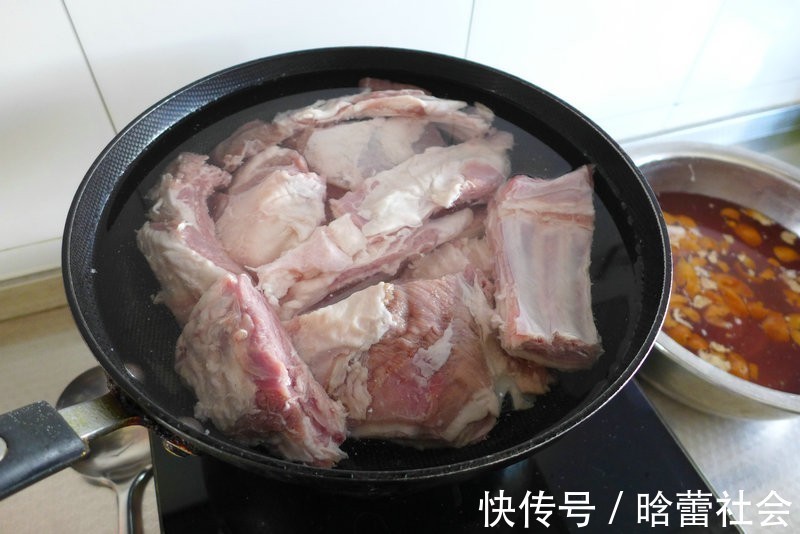 家常|红烧羊排的家常做法，下饭解馋，好吃到舔手指