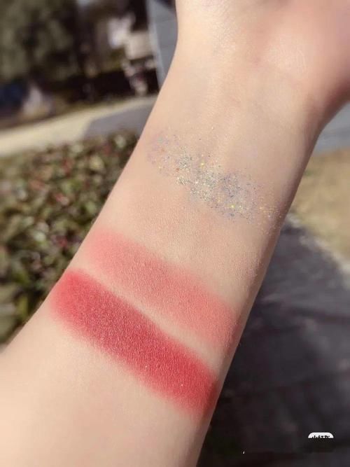 美到失语！这个春天最美的7款新品，我赌你每款都想买～