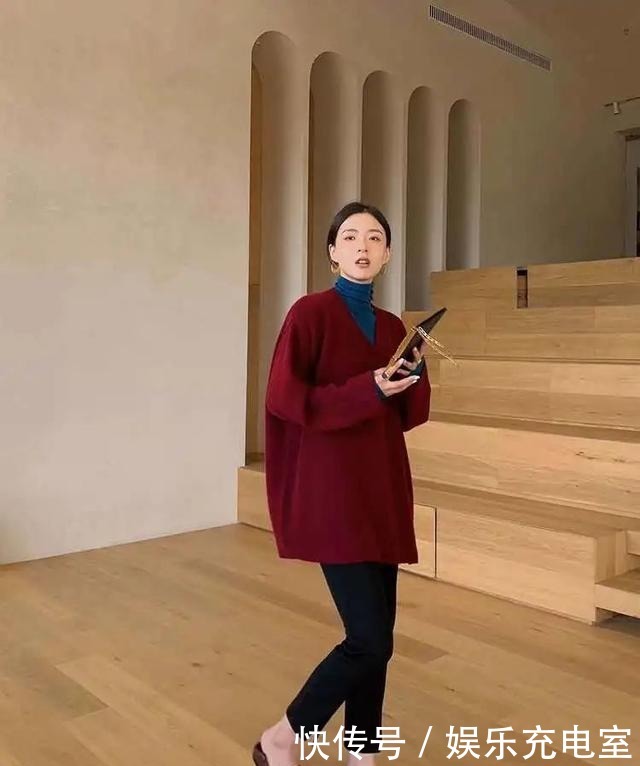 高领|叠穿别再“白衬衫+高领衫”,太土!试试这些新穿法,时髦又保暖