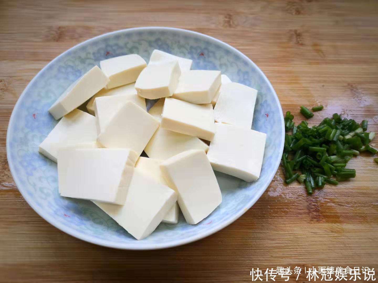  早餐|早餐别出去买了，2个鸡蛋一块豆腐，快速又营养，全家都喜欢！