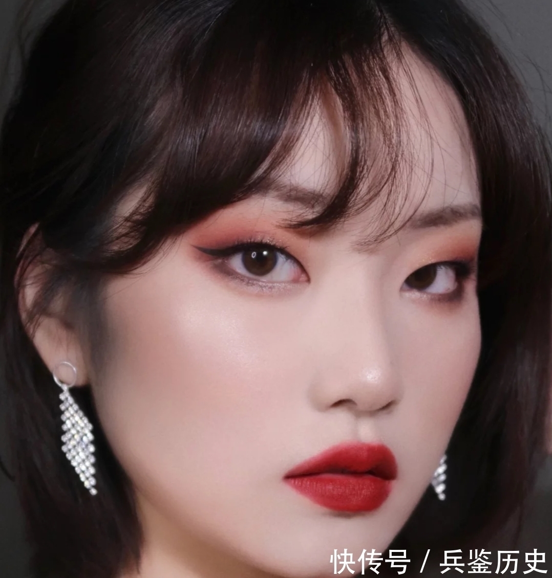 百搭 完美日记必入口红合集,217元气枫叶红,小金钻05有气场,巨好用