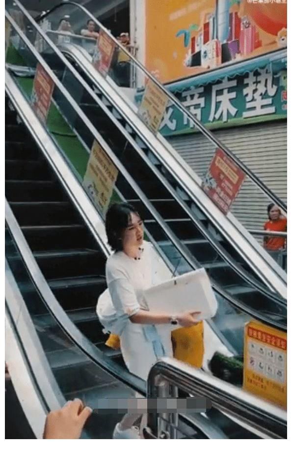 架子|沒公主架子！姚安娜超市買菜抱箱子拎袋子很接地氣