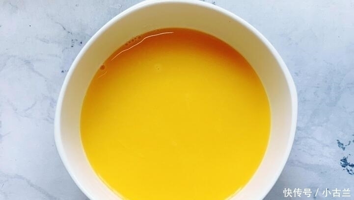 蒸鸡蛋|蒸鸡蛋羹,有人用凉开水有人用温水,都不对,教你正确做法,好吃