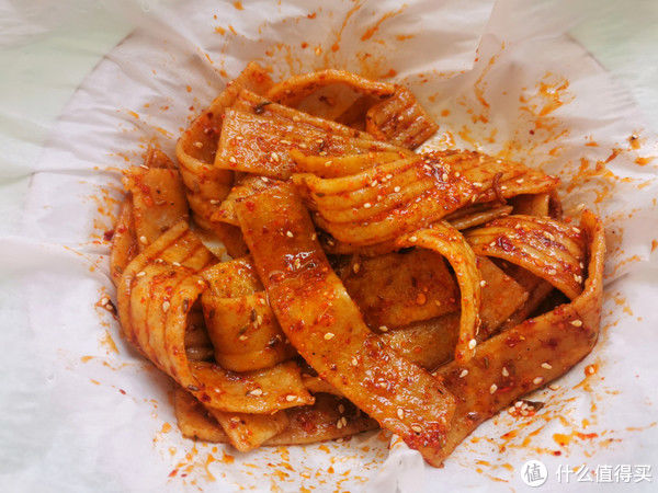 剩米饭别只会蛋炒饭，用来做辣条，香辣劲道，没有添加剂干净卫生