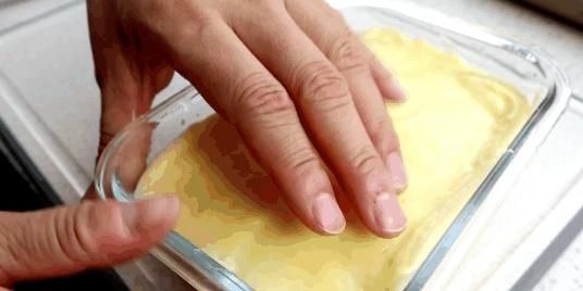 蛋黄|一杯牛奶，2个蛋黄，教你牛奶新吃法，滑嫩又柔软，孩子抢着吃