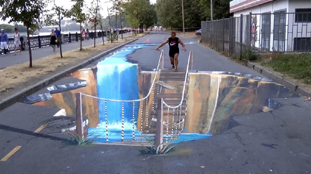 断桥|大师街头画座“断桥”,哪知路人却纷纷中招,画面太好笑了