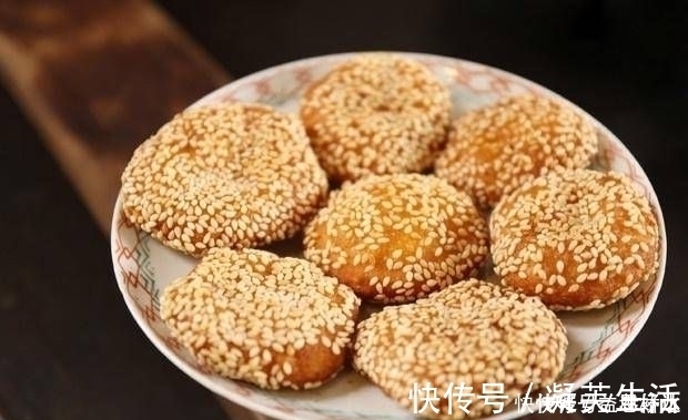 法南瓜饼|南瓜最好的吃法南瓜饼做的，外脆里嫩，老人和孩子都喜欢