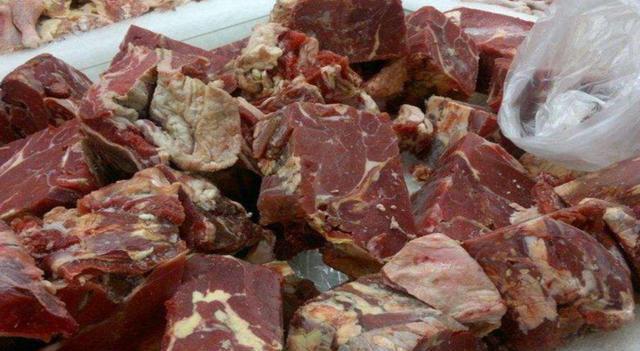 牛肉|假牛肉是如何制造出来的?看完加工过程,我都被吓了一跳