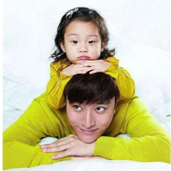 姜文的儿子和女儿照片图片
