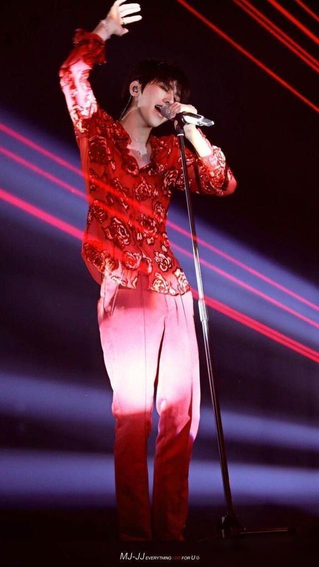 网曝《青春有你3》SWIN全员入选如果蔡徐坤当PD场面一定很尴尬