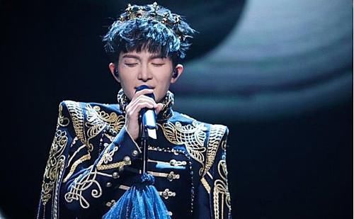 学员们|周深虽然平时综艺里很温和,但是涉及到唱歌,他就贼认真