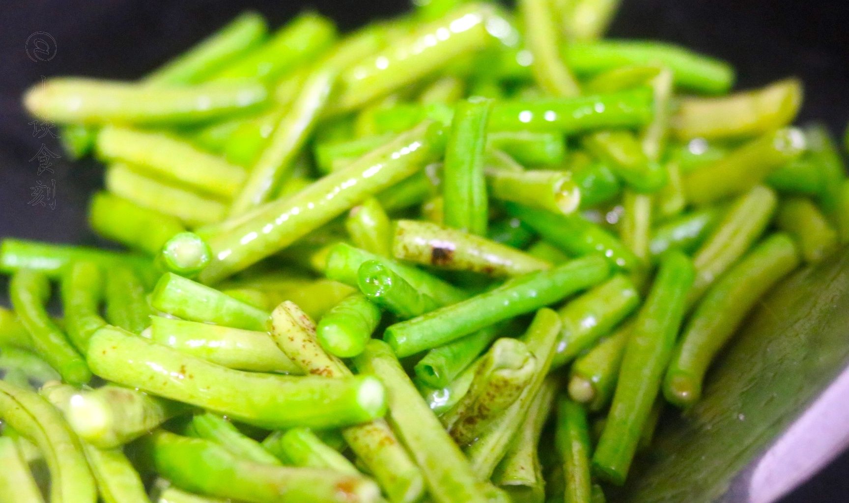 豆角|这菜，吃上一年也不腻，钙是牛奶的4倍，9毛一斤正当季，别错过了