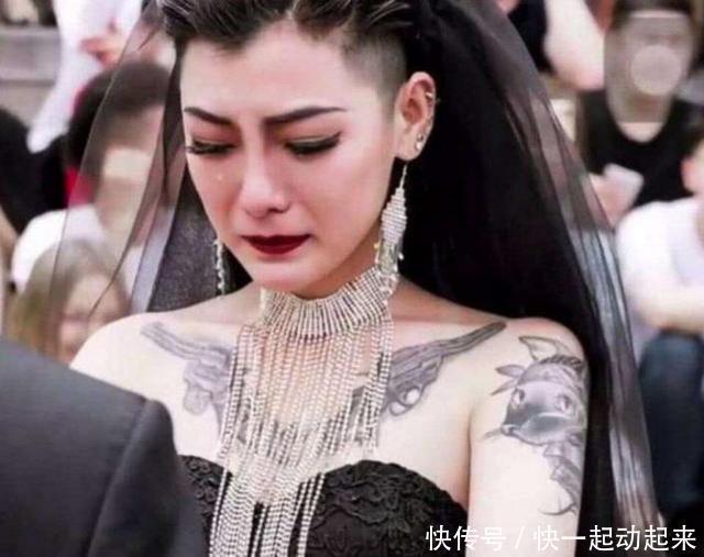 五行|当年纹身又剃头的“黑婚纱女孩”,因婚礼一夜爆红,她如今怎样了