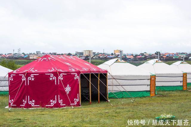 蒙古包|蒙古一家人都睡在蒙古包里，怎么洗澡上厕所当地女孩说出真相