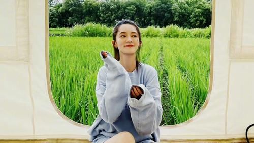 秋风|任嘉伦李沁空降横店影视城,嘉人沁影:期待《请君》,期待陆炎于登登