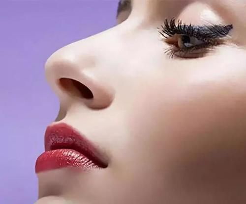 下垂|女人开始衰老时，脸上有哪些变化？少吃3类食物，或可延缓衰老