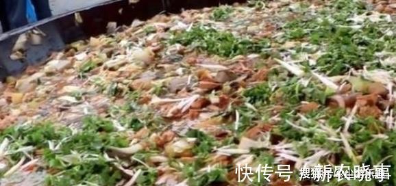 来农村参加婚礼,嫌弃100多人却只有一道菜,做成后愣住了,好吃