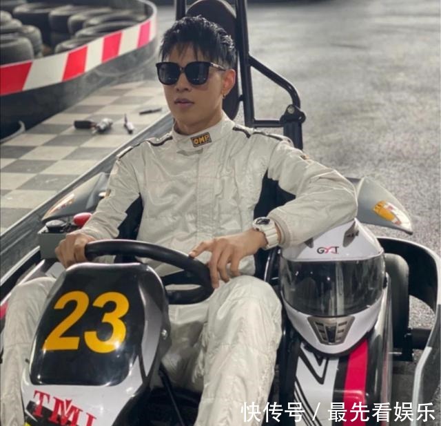 大男孩 气质满满、英俊潇洒的机车男孩，个性帅气连体机车服尽显狂野魅力！