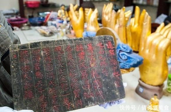 重庆工人维修800年观音像，不小心触动秘密机关，打开令人惊喜