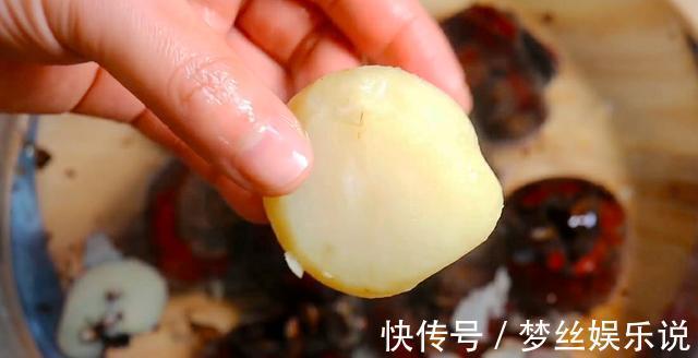 江一舟|才知道马蹄去皮这么简单！教你一招，30秒1个，干净完整不浪费