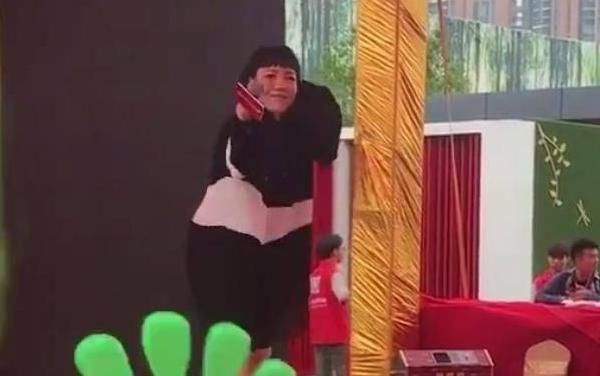  代言|从1.3亿代言费到县城落魄卖唱，“失宠”的她，到底经历了什么