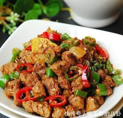 媳妇最拿手的几道菜,美味爽口,经济实惠又好吃,看着就很有食欲