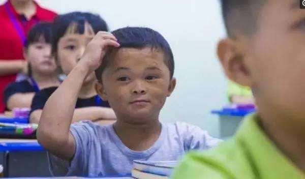 解雇|小马云被解雇后换新公司，秘书带路显豪气，长胖后变化很大