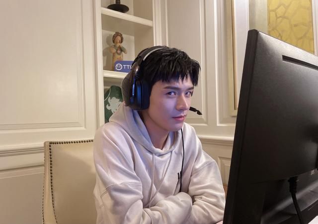 CP榜一“浪浪钉”出江湖再就业？龚俊打赢Uzi，张哲瀚被扒黑历史