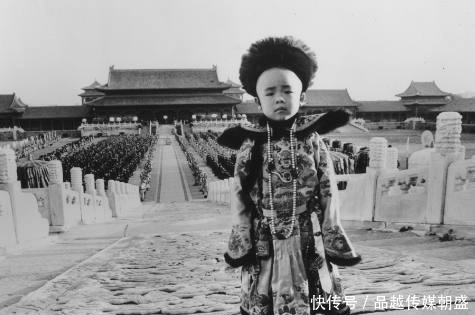 溥仪|末代皇帝溥仪重回故宫，被工作人员要求门票，他一番话，尴尬全场