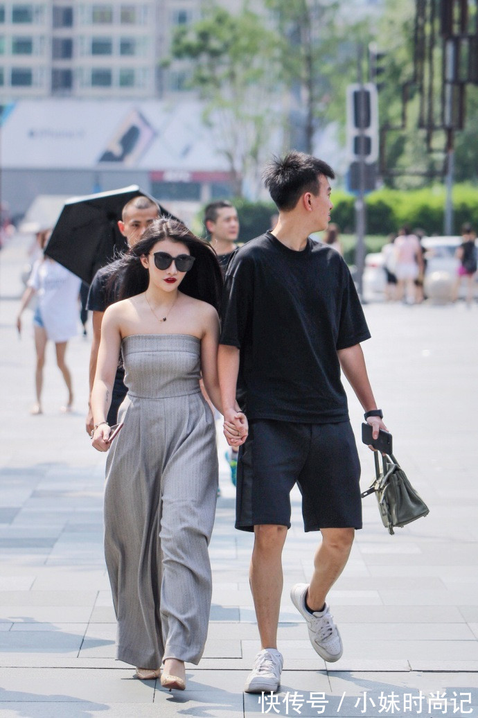 街拍|成都街拍,几套小清新穿搭,让你在骄阳下依旧光彩照人
