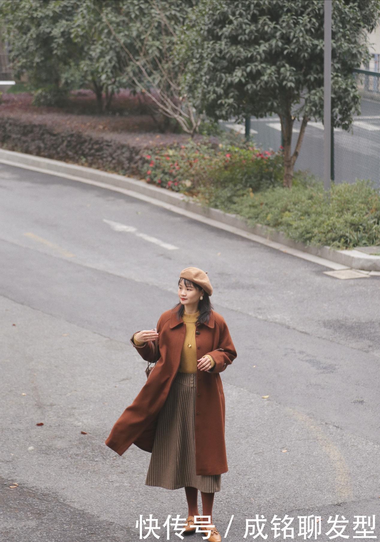 早春流行“大衣+裙子”穿法,时尚百搭优雅又高级,显瘦又洋气