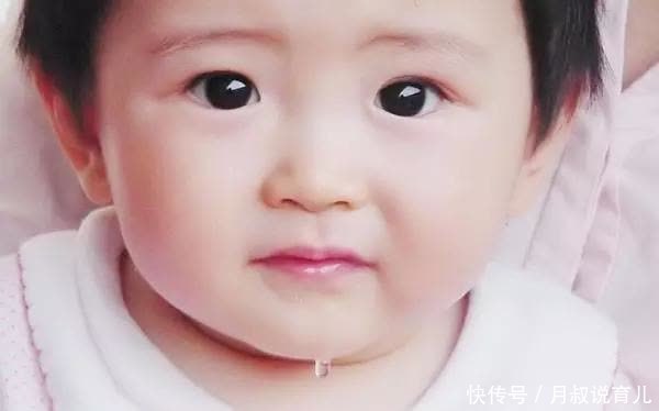 宝宝|孩子经常流口水,难道是因为长牙?家长不要了解错原因了