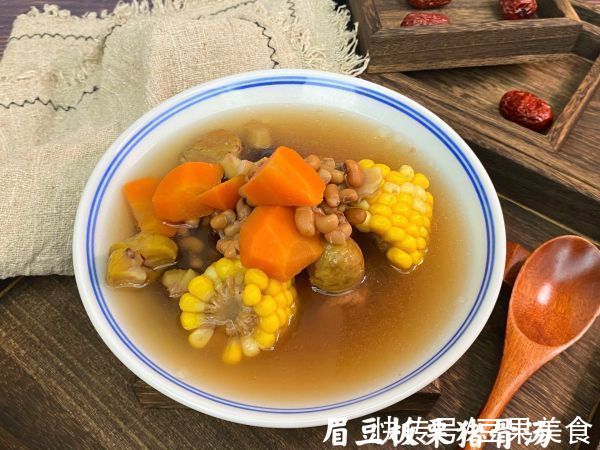 眉豆板栗汤|#我心中的冬日限定#眉豆板栗汤的懒人做法一样美味