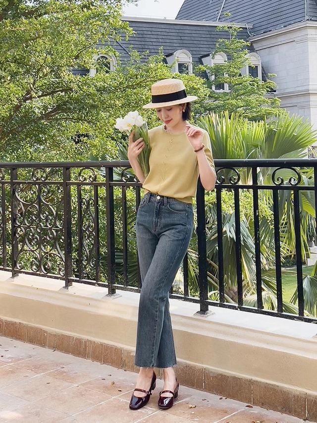 t恤|“基础款”怎么穿出气质感?看看这些搭配方式,优雅温柔又有格调