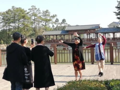 什刹海|亲历｜金甲古镇搭帐篷、晒太阳、看夕阳