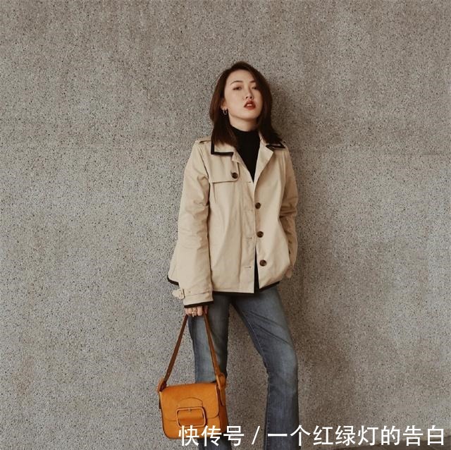马丁靴 秋天别只会穿马丁靴,今年流行“裸靴”,配风衣连气质都变高级了!