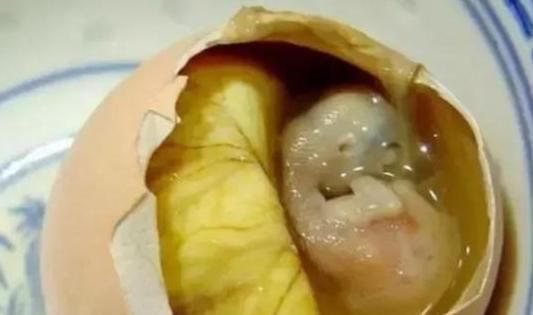 记得|超市员工这种鸡蛋不要买,含有细菌,记得告诉家里人