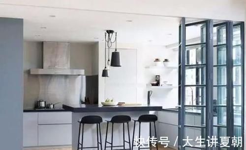 吊轨门|为什么有钱人厨房不装推拉门？头一次见这种设计，太聪明了