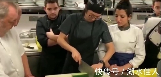 中国厨师到美国,只切了一根黄瓜,就让众人折服直言:要学中餐