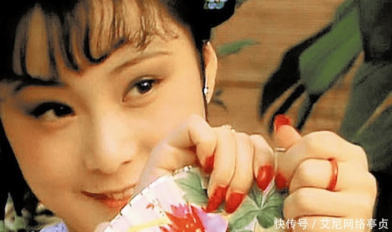 怡红院|红楼梦中,晴雯拿簪子扎坠儿,不是心狠,而是恨铁不成钢