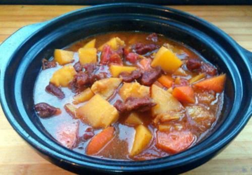 炖牛肉时，只知道焯水是错的多加几步，牛肉更软烂入味，无腥味