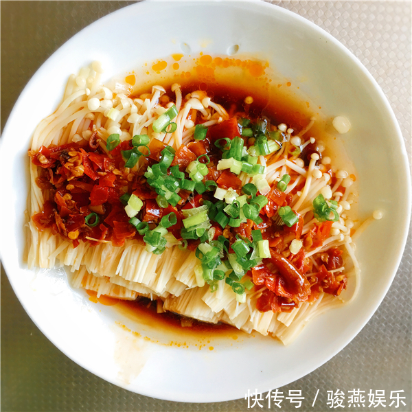 冬季给孩子做这道菜,比大鱼大肉还要香,孩子吃完聪明长高个